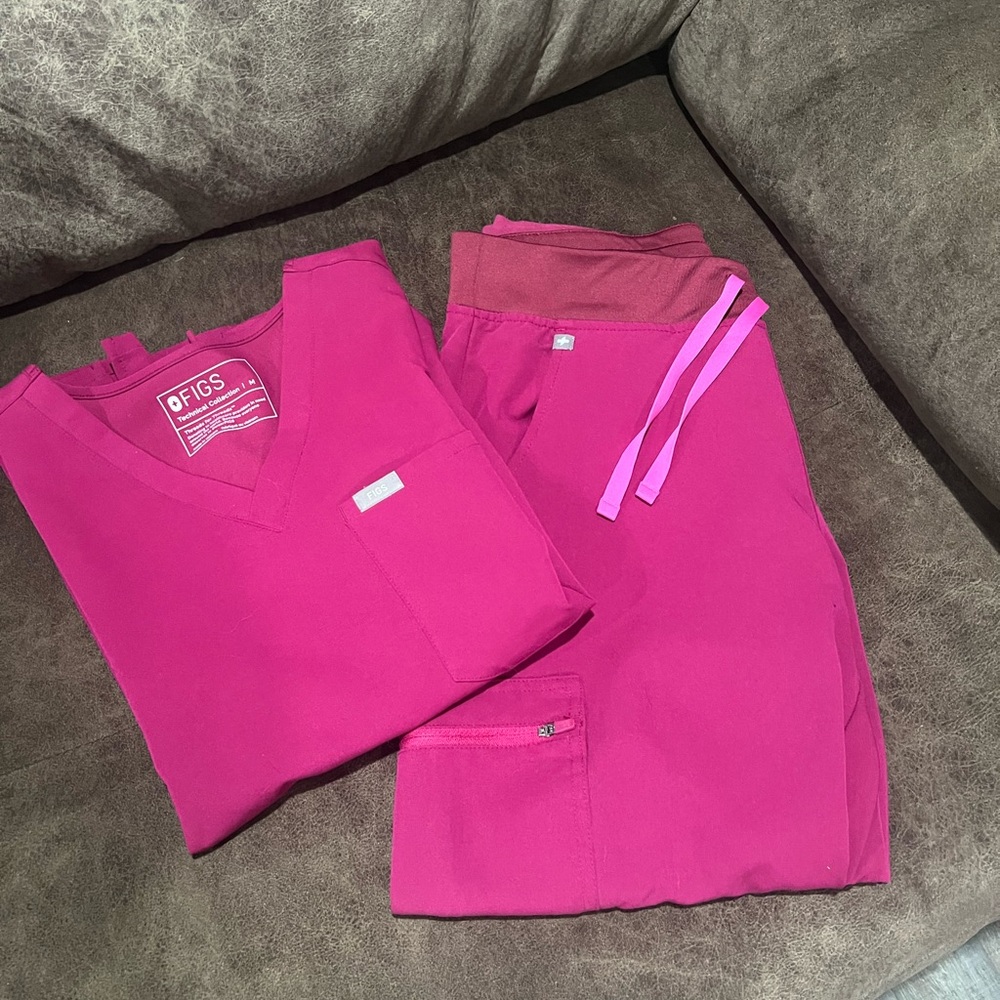 Dark Magenta Figs Scrub Set